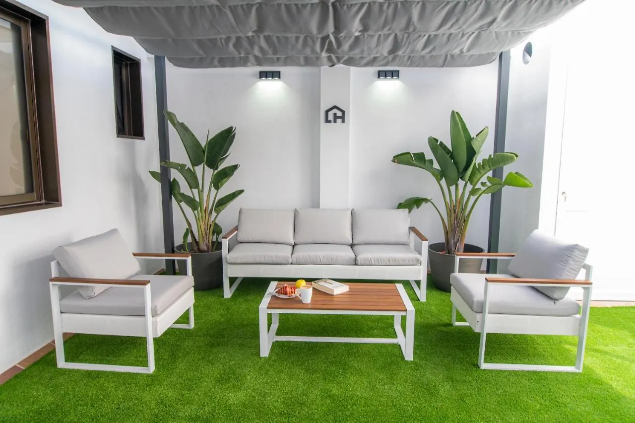 Laguna Home & Suites La Laguna