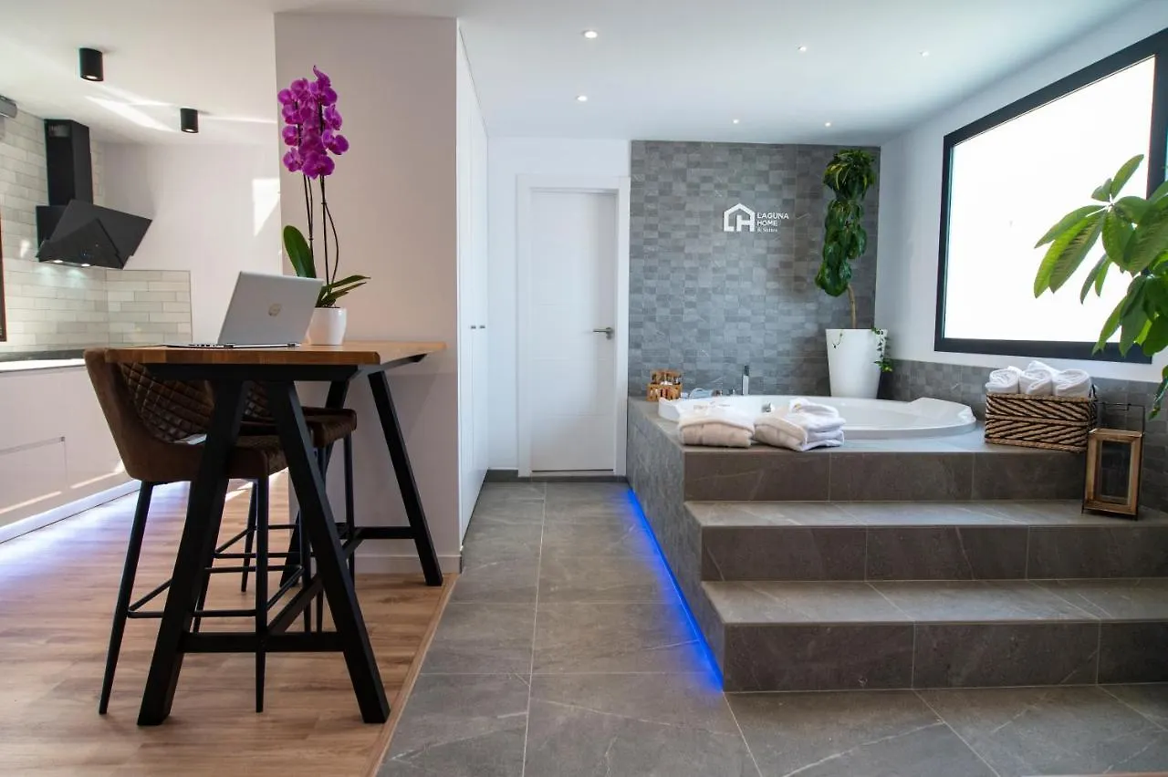 Laguna Home & Suites La Laguna